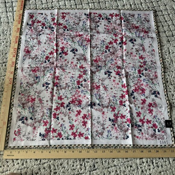DAKS, Intermode, Laura Ashely Lot of 4 handkerchief Made in Japan 18 X 18 New - Picture 5 of 13